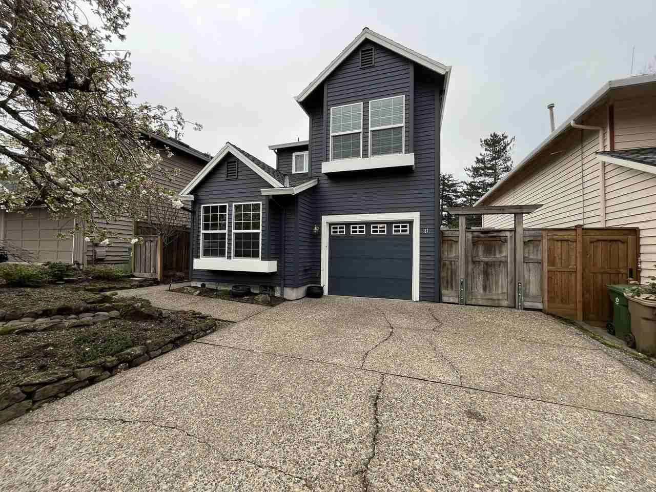 81 Kingsgate Rd - Photo 2 of 42