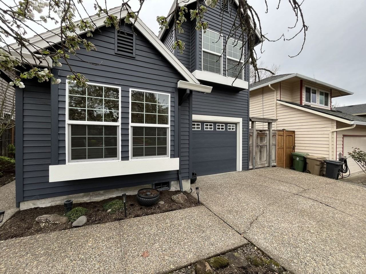 81 Kingsgate Rd - Photo 4 of 42