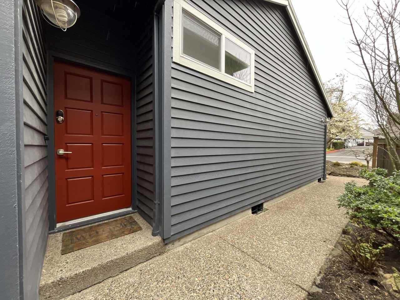 81 Kingsgate Rd - Photo 5 of 42