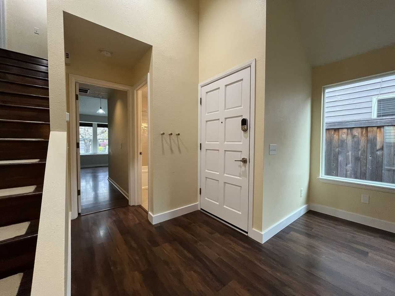 81 Kingsgate Rd - Photo 6 of 42