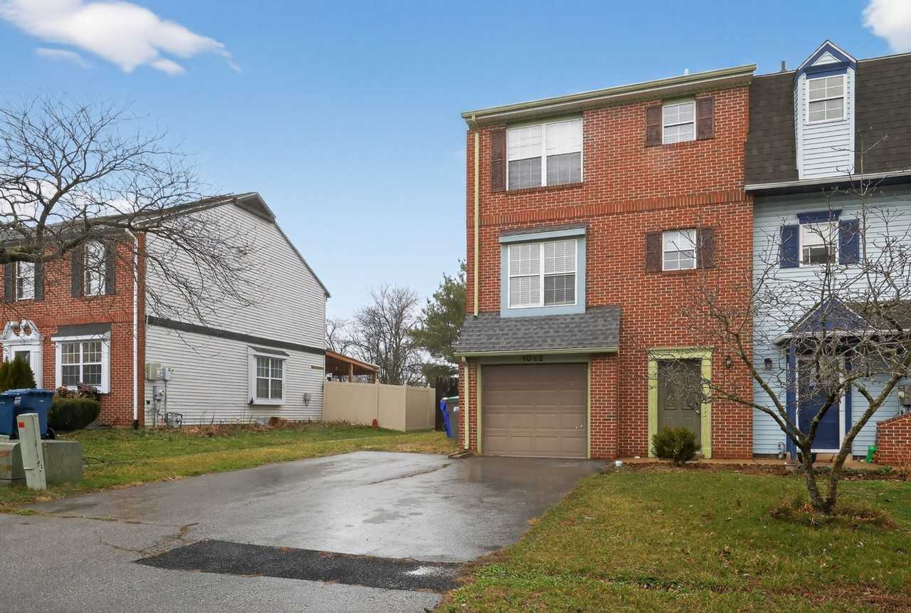 1022 Old Forge Rd - Photo 2 of 17