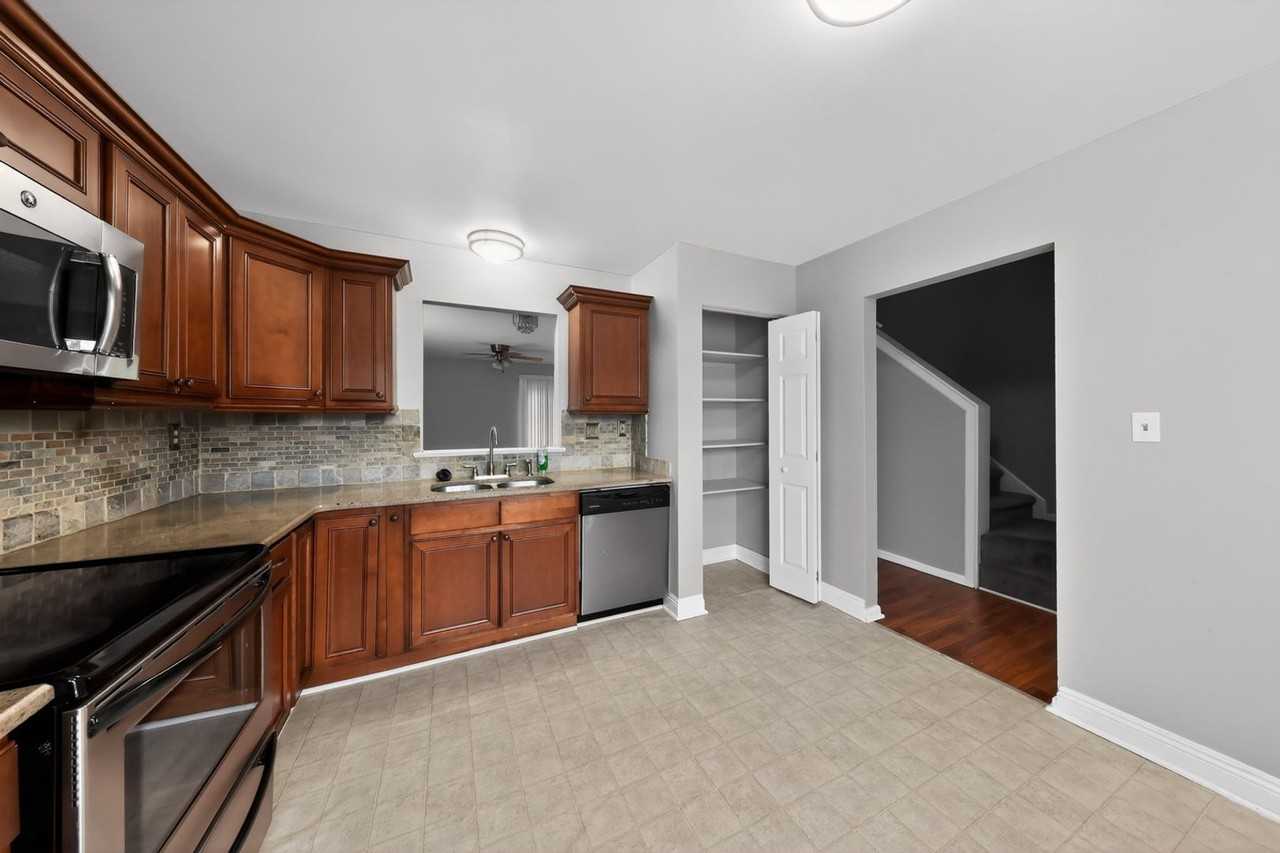 1022 Old Forge Rd - Photo 5 of 17