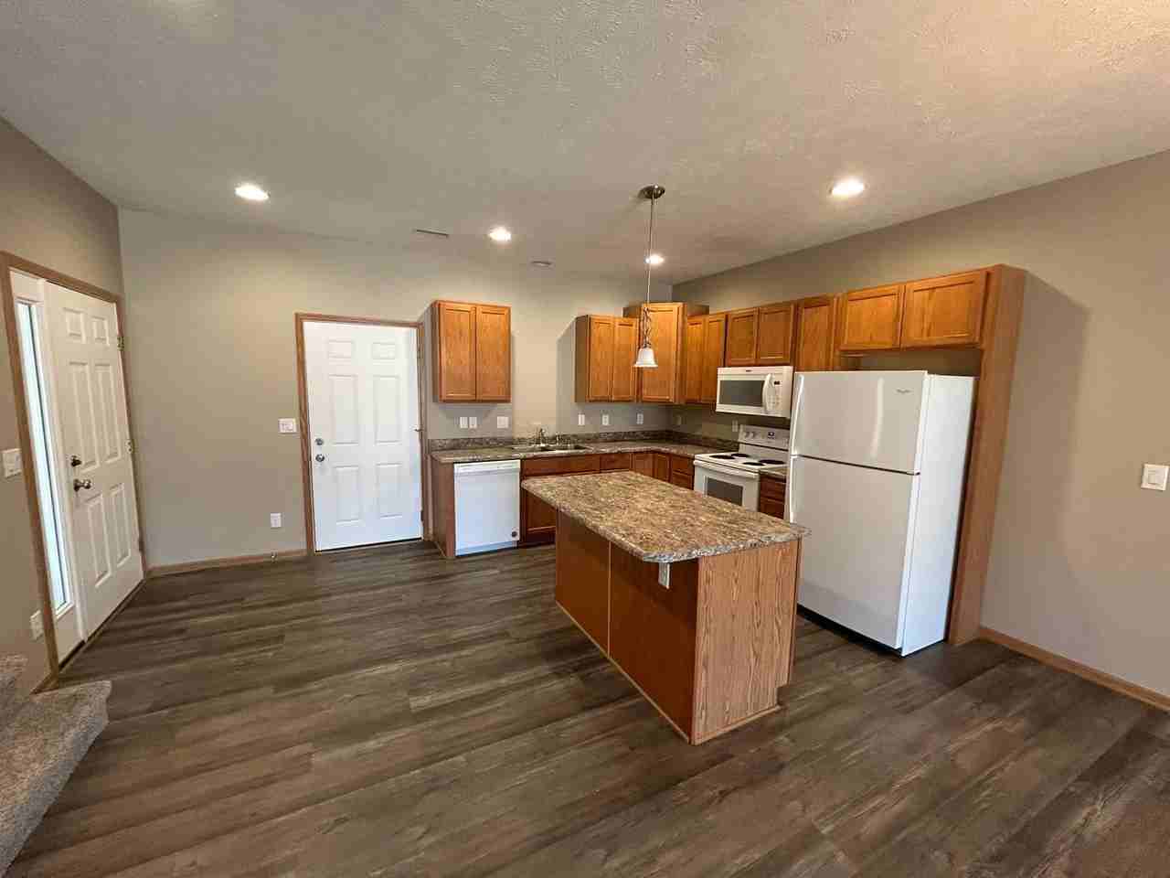 5976 Haswell Pl - Photo 2 of 23