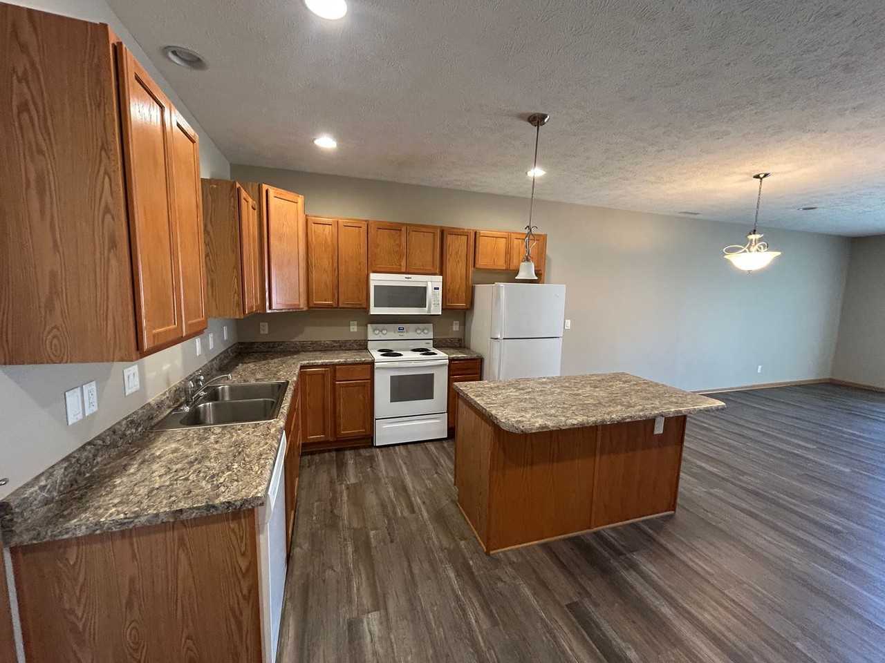 5976 Haswell Pl - Photo 3 of 23