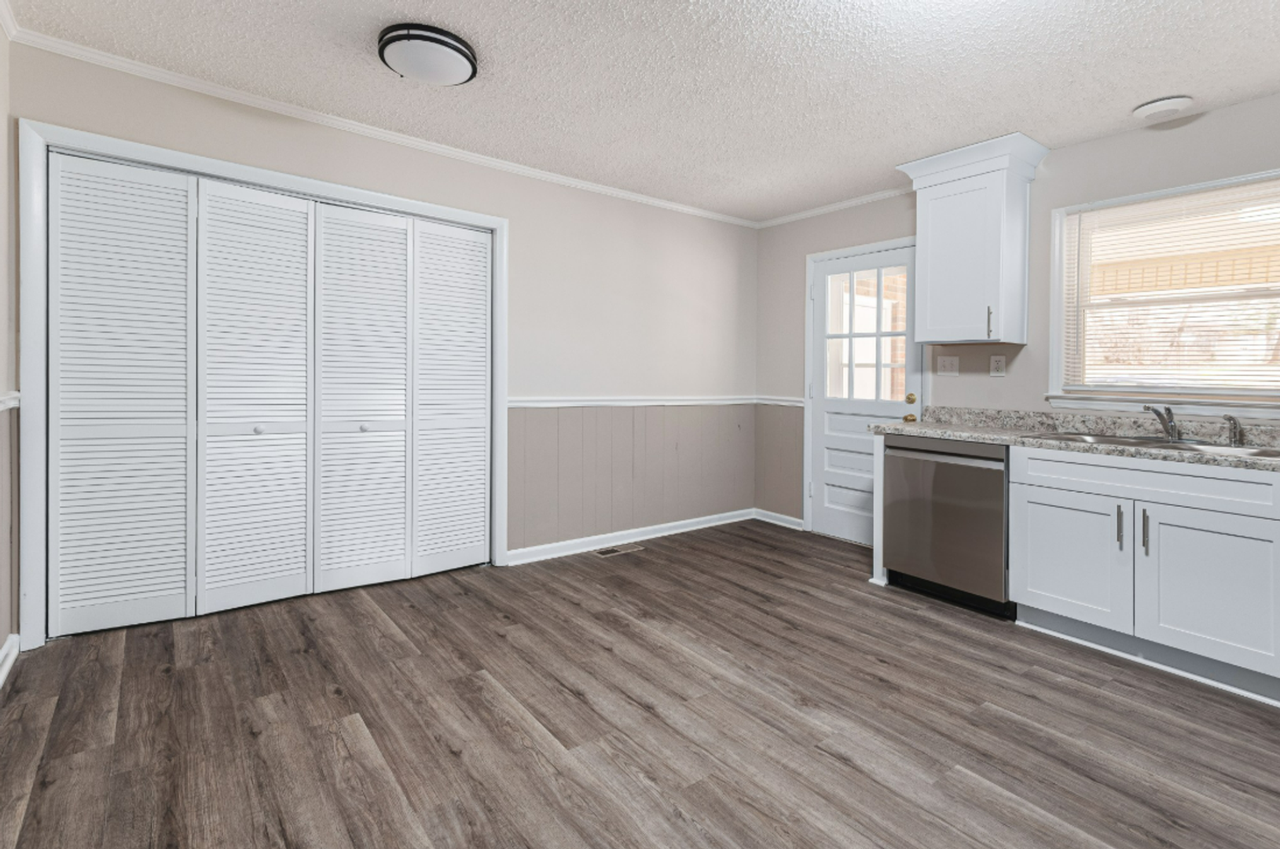 409 Winfrey Dr - Photo 4 of 17