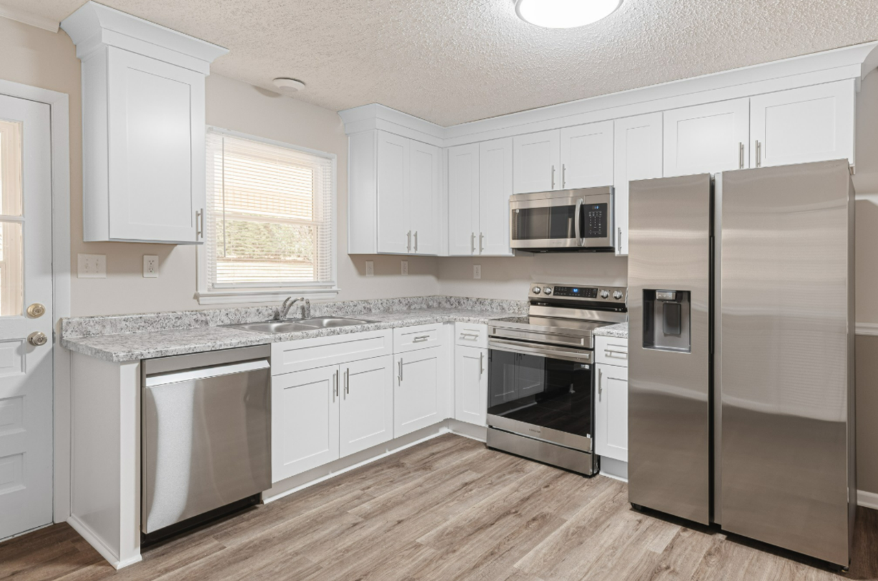 409 Winfrey Dr - Photo 5 of 17