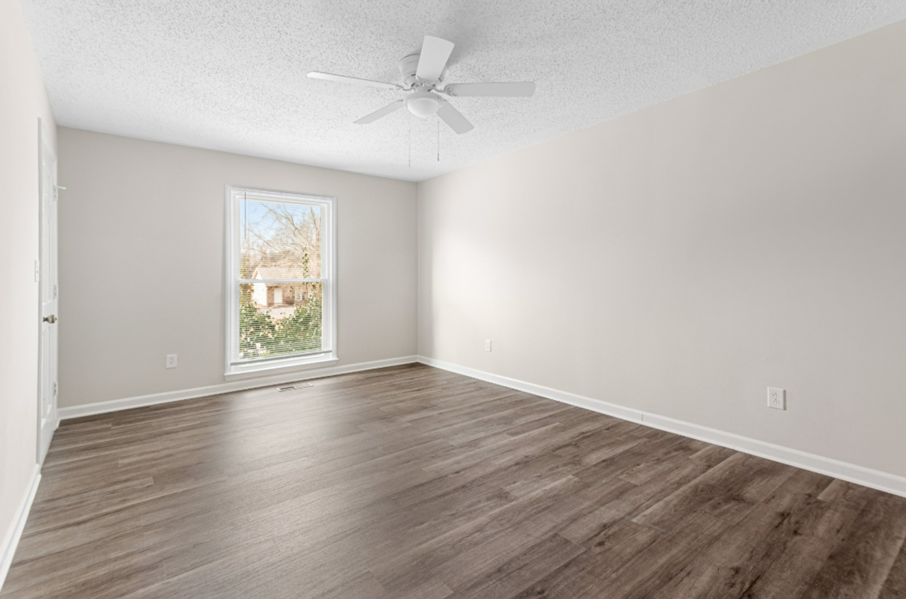 409 Winfrey Dr - Photo 7 of 17