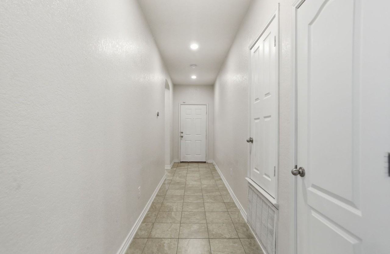 4523 Stetson Run - Photo 6 of 29