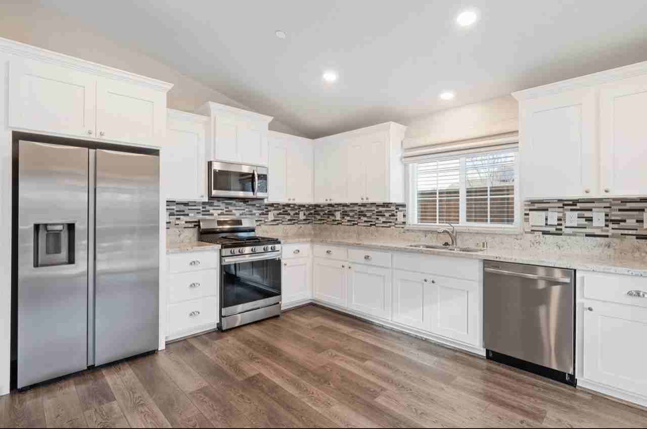 5145 Chelsea Creek Rd - Photo 3 of 24