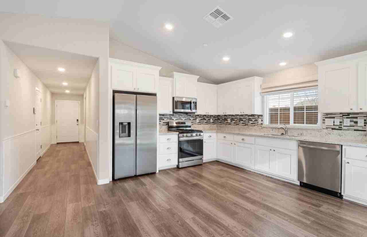 5145 Chelsea Creek Rd - Photo 4 of 24