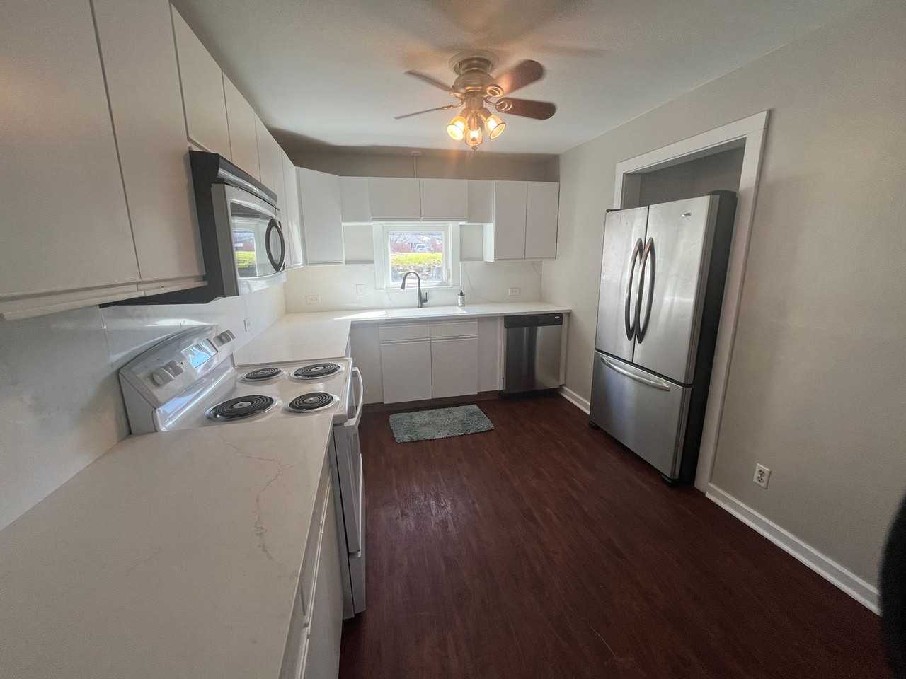 1207 Douglas St - Photo 6 of 17