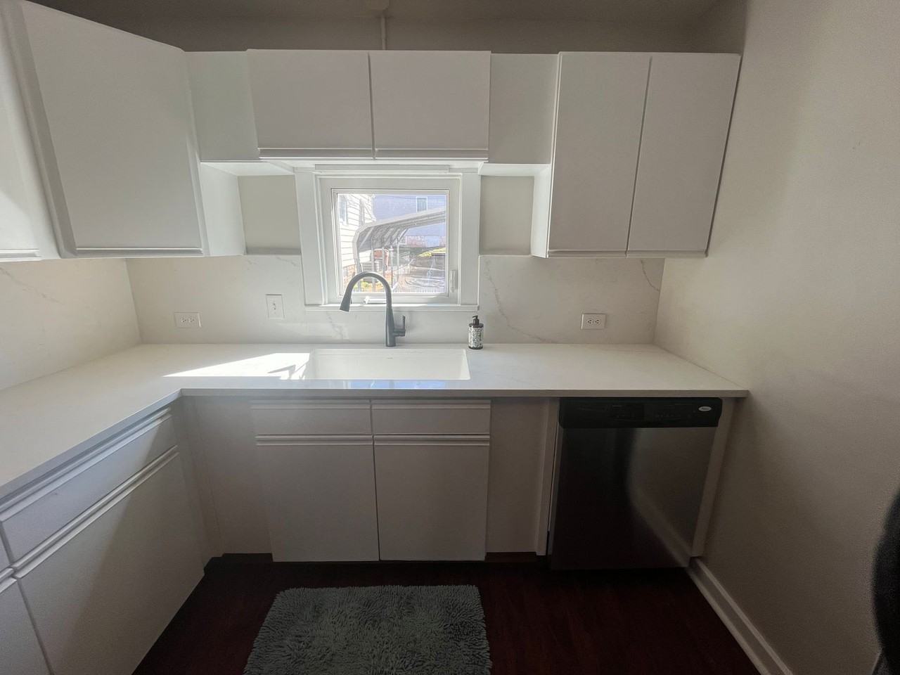 1207 Douglas St - Photo 7 of 17