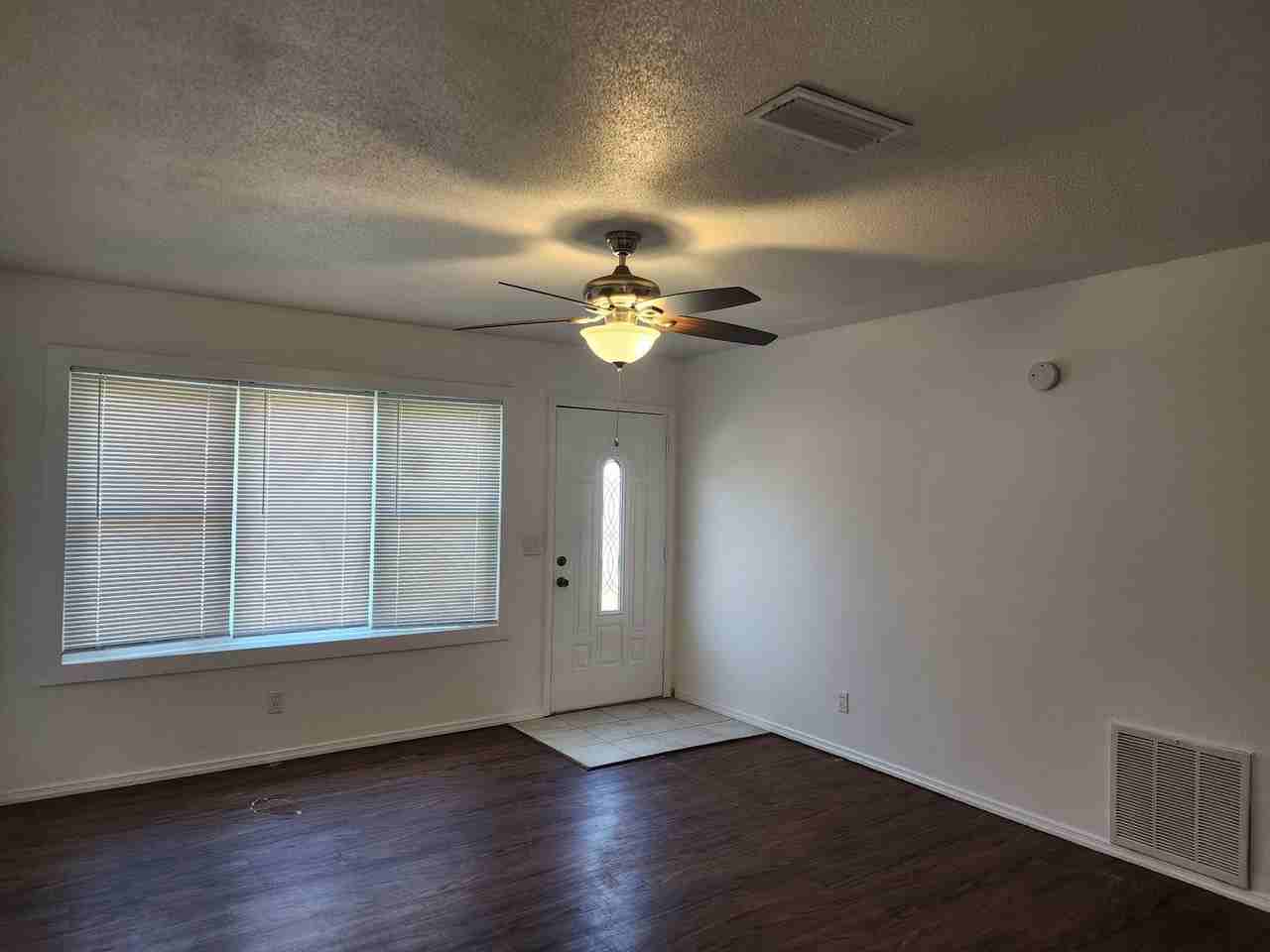 1804 Arthur Ave - Photo 3 of 20