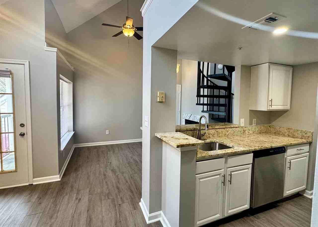 10322 Westridge Dr - Photo 2 of 16