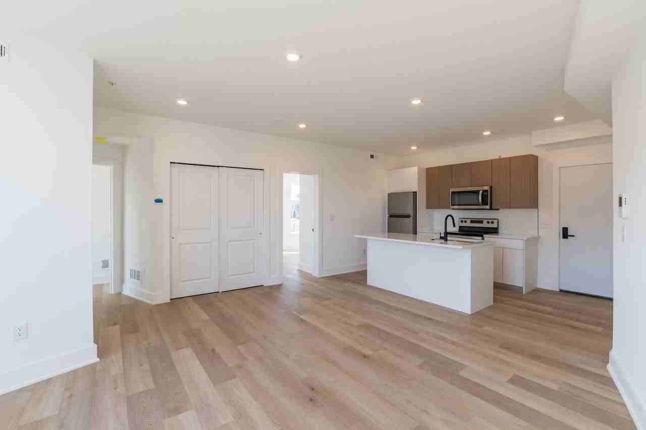 The Premiere - Photo 2 of 33