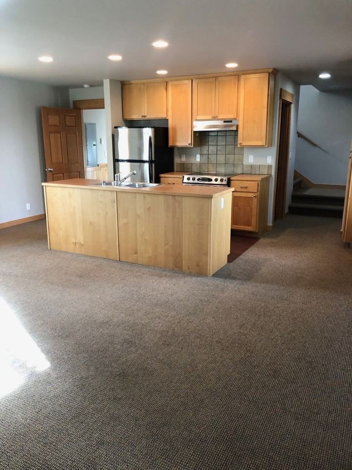 266 Ericksen Ave Ne - Photo 6 of 14