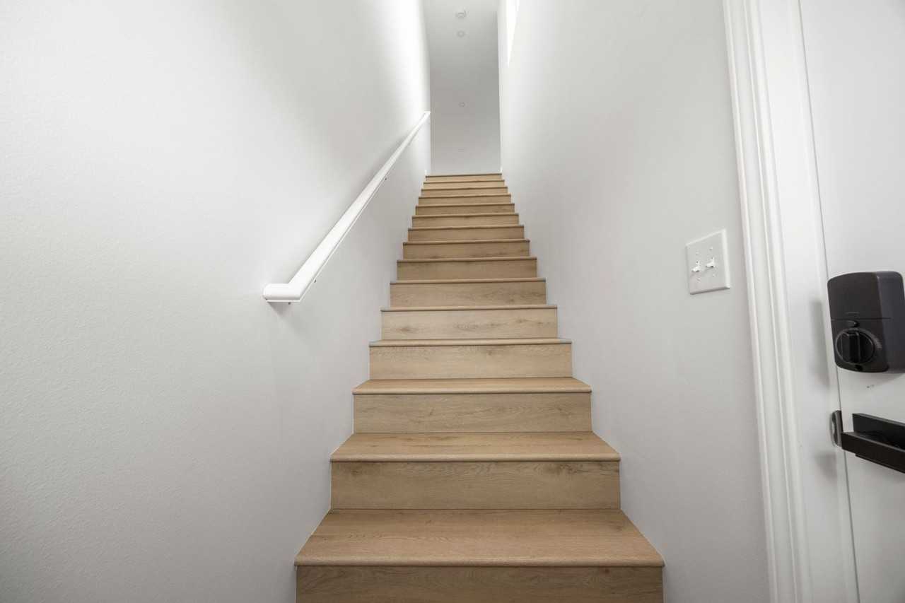 549 Pauku St - Photo 2 of 26