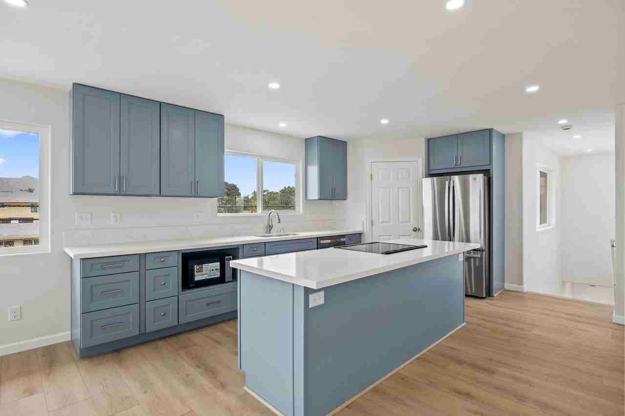 549 Pauku St - Photo 3 of 26