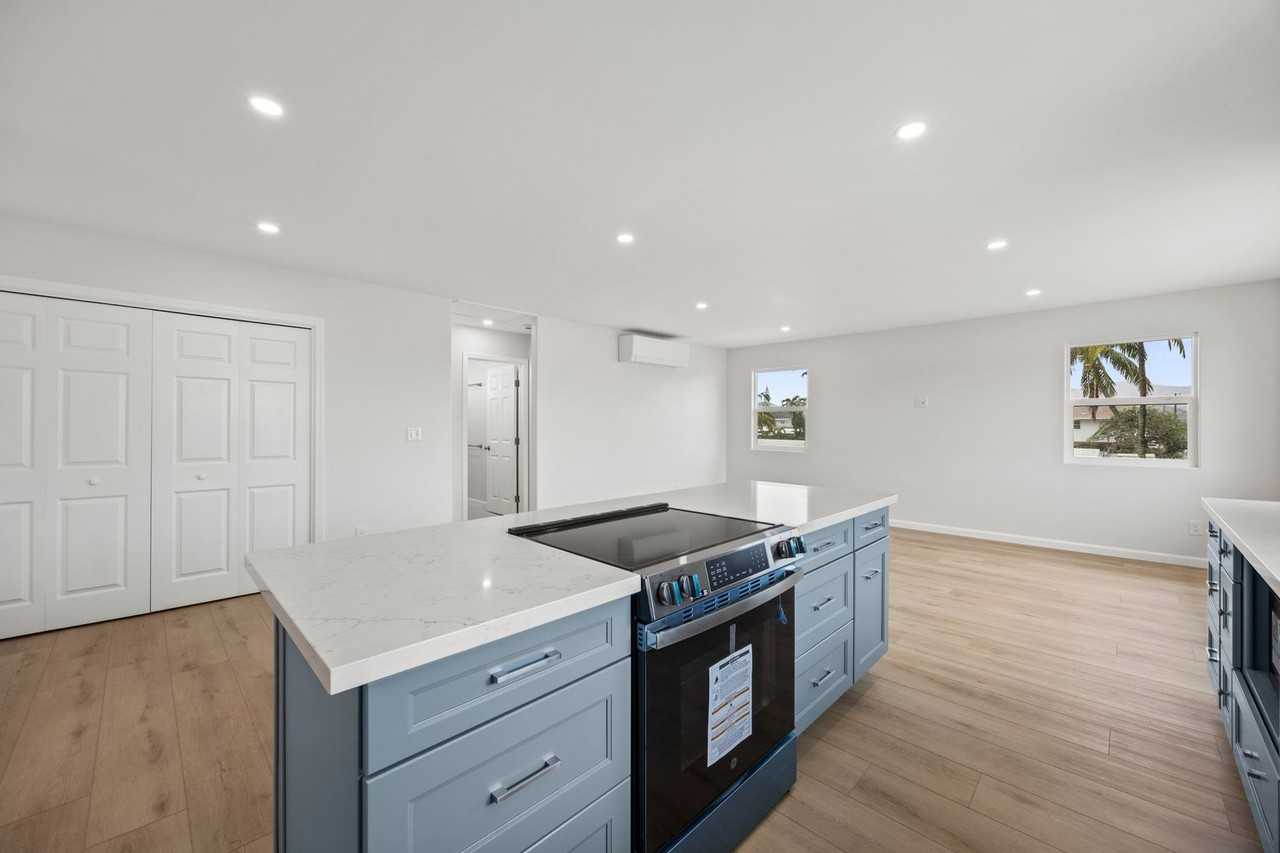 549 Pauku St - Photo 5 of 26