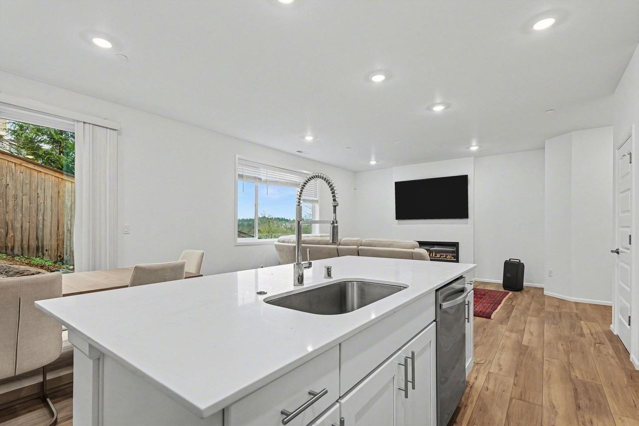 219 179th St Se - Photo 6 of 16