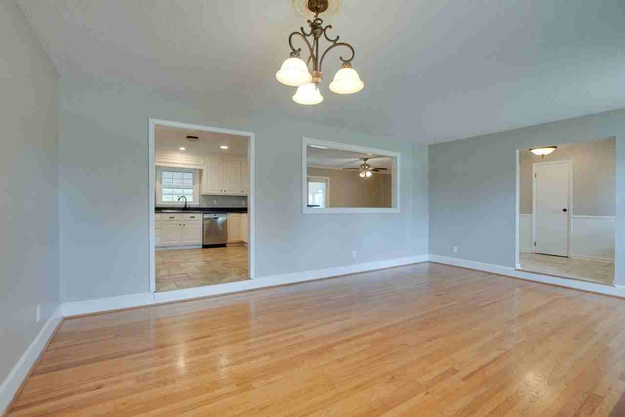 2107 2107 Endinburgh Drive - Photo 2 of 18