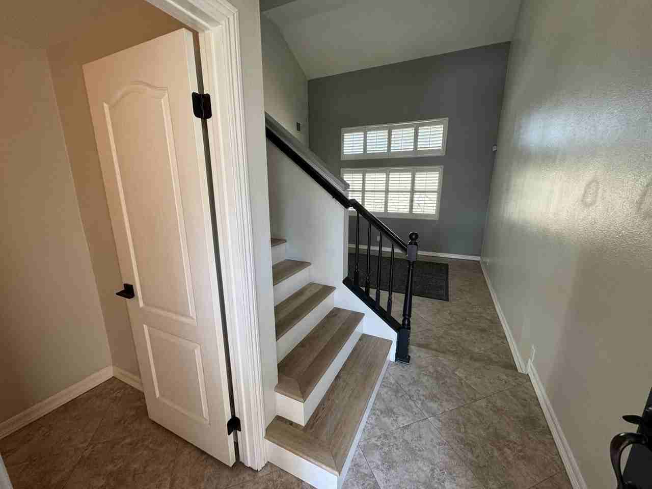 980 Acorn Ln - Photo 4 of 34