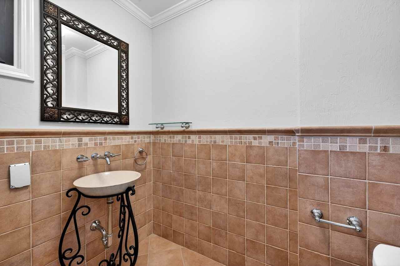 10 La Mesa Ln - Photo 6 of 47