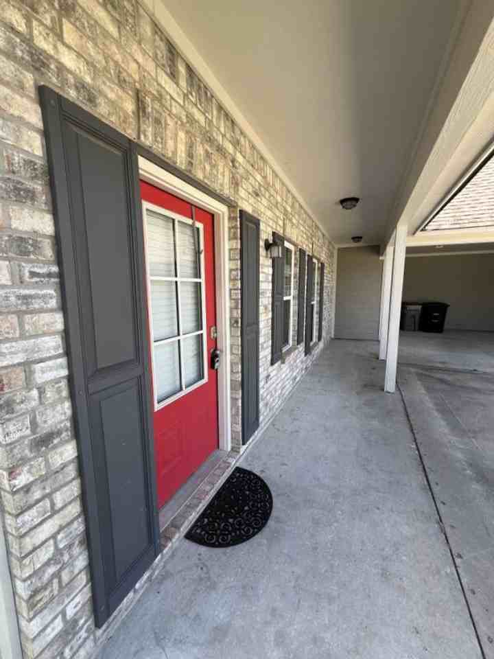 8614 Forestwood Ave - Photo 3 of 41