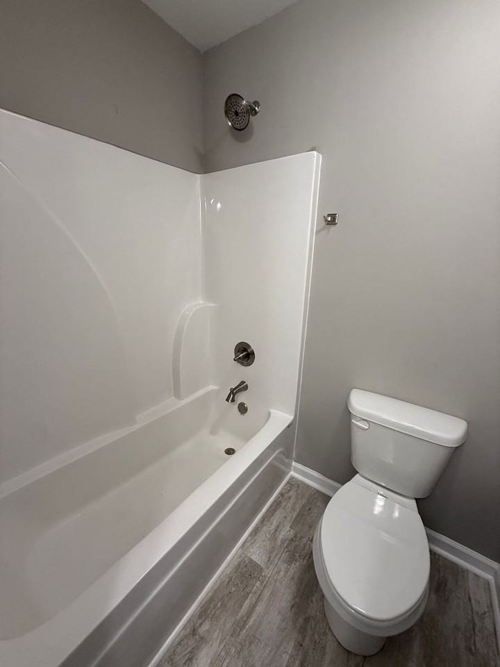 305 Martin Cir - Photo 4 of 16