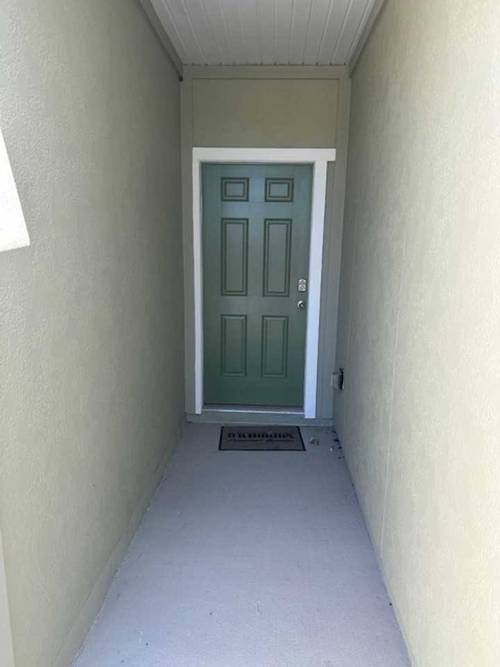 915 Rivertree Pl - Photo 3 of 17