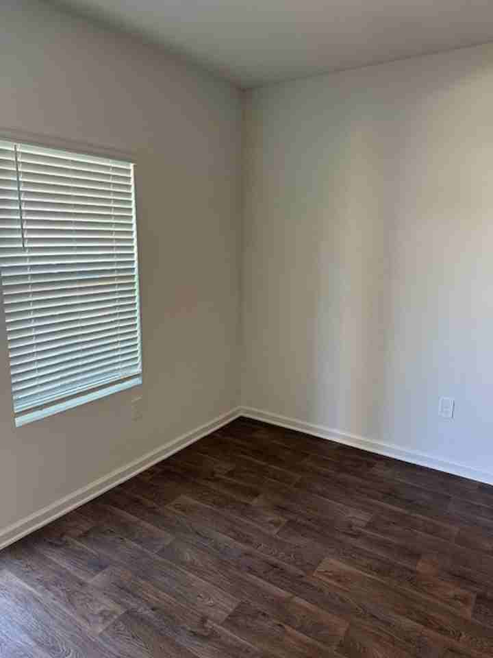 915 Rivertree Pl - Photo 7 of 17