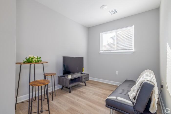 1802 S Pine St #2 - Photo 3 of 5