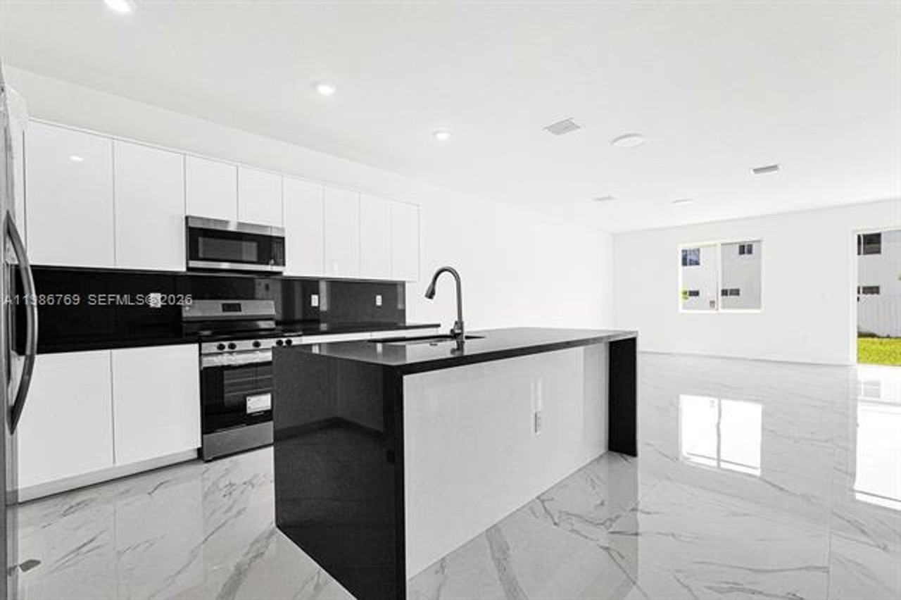 22431 22431 SW 125 Ave th 19A - Photo 2 of 46