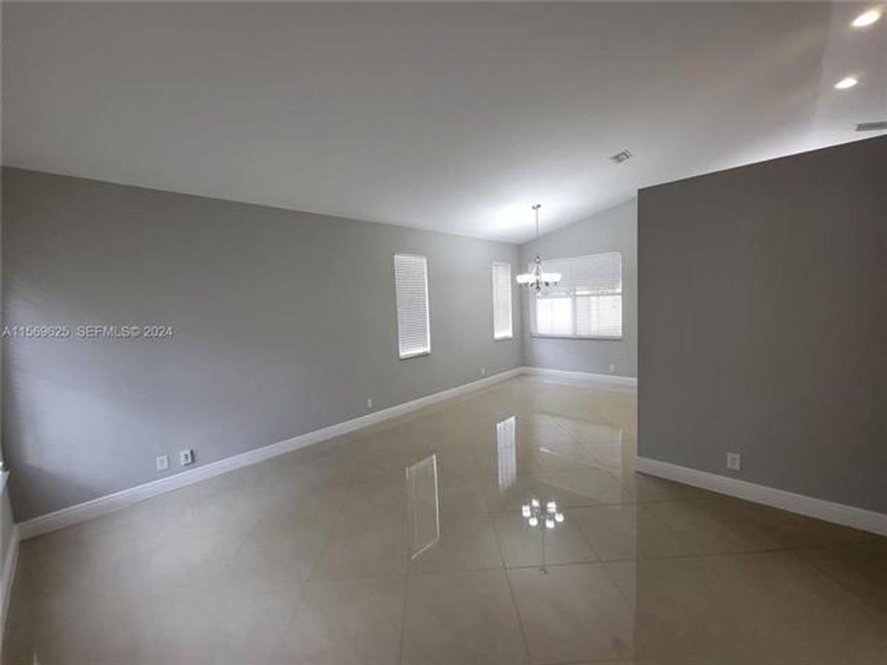 928 Falling Water Rd - Photo 6 of 37