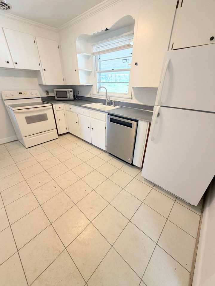 2229 Taylor Farm Rd - Photo 3 of 11