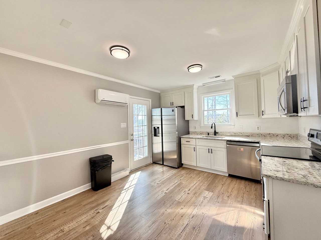 1013 Lightfoot Ct - Photo 6 of 27