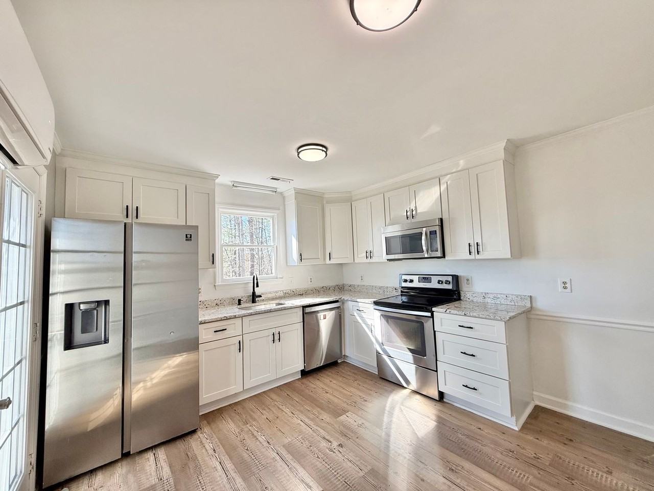 1013 Lightfoot Ct - Photo 7 of 27