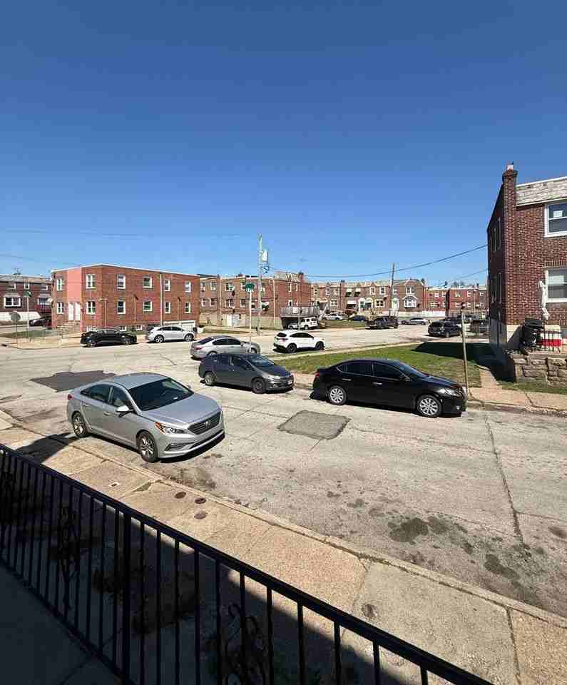 1208 Elbridge St - Photo 4 of 16