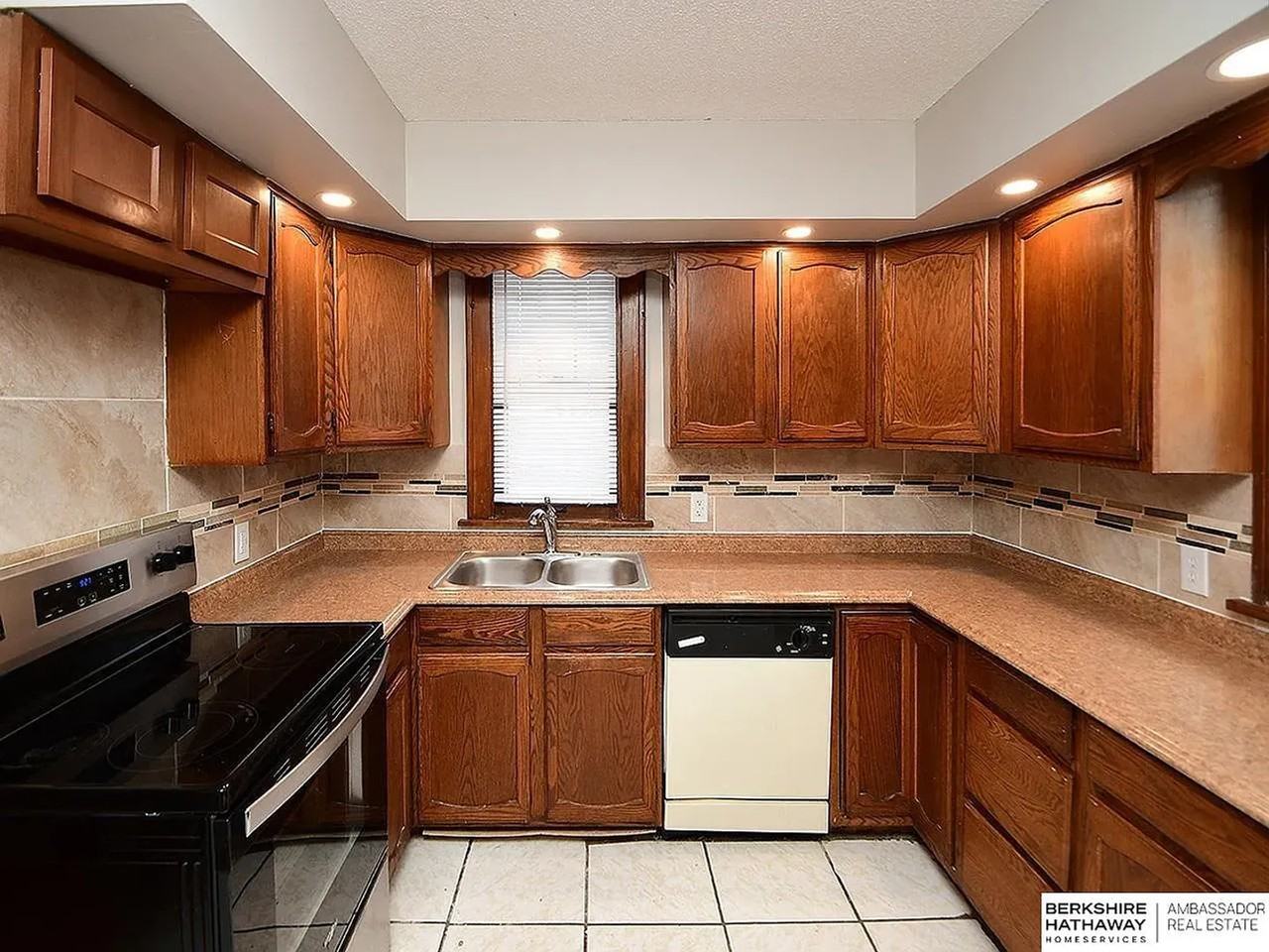 3034 Ida St - Photo 4 of 21