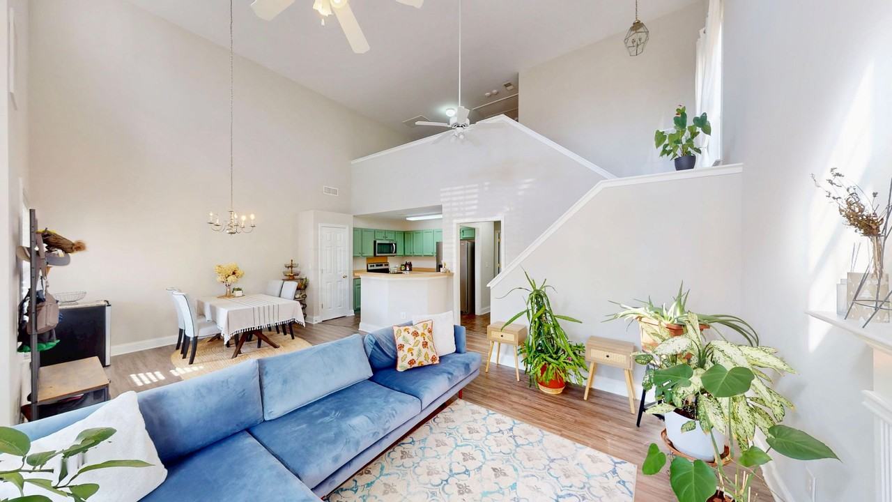 447 Fawnbrook Ln - Photo 4 of 26