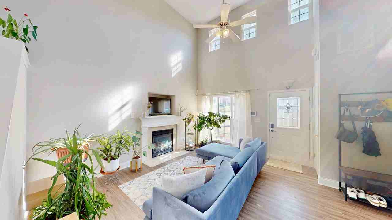 447 Fawnbrook Ln - Photo 5 of 26