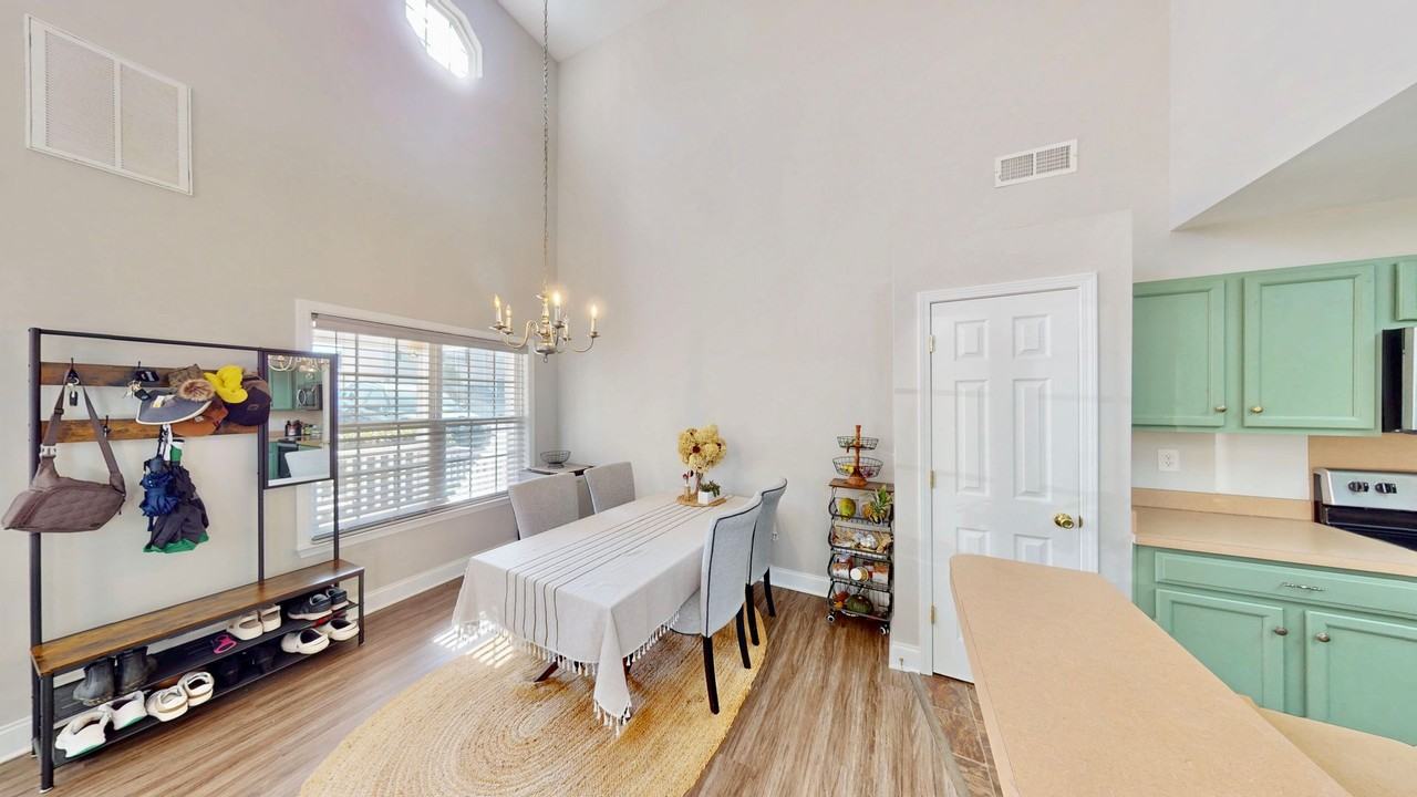 447 Fawnbrook Ln - Photo 7 of 26