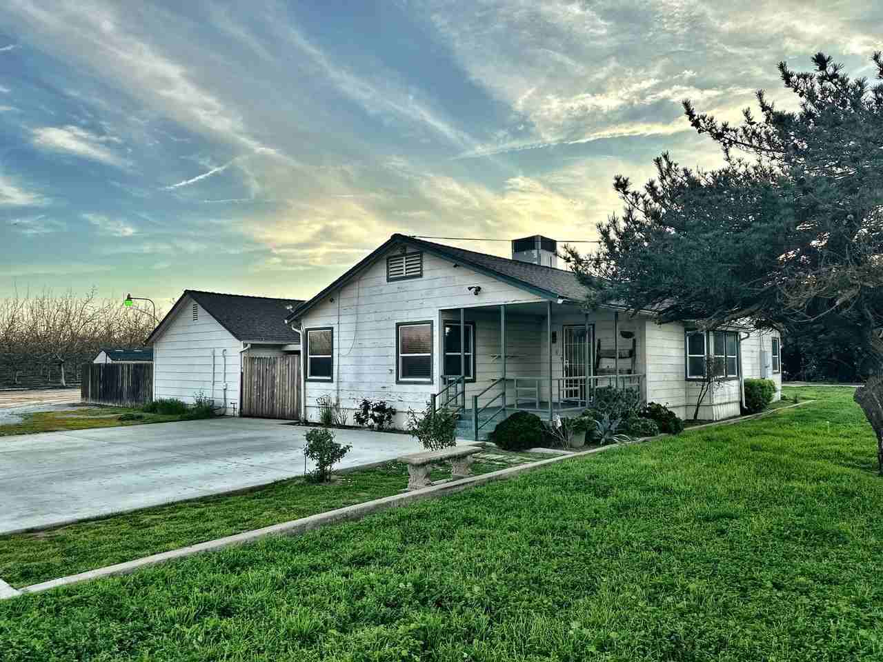 14733 Jackson Ave - Photo 3 of 28