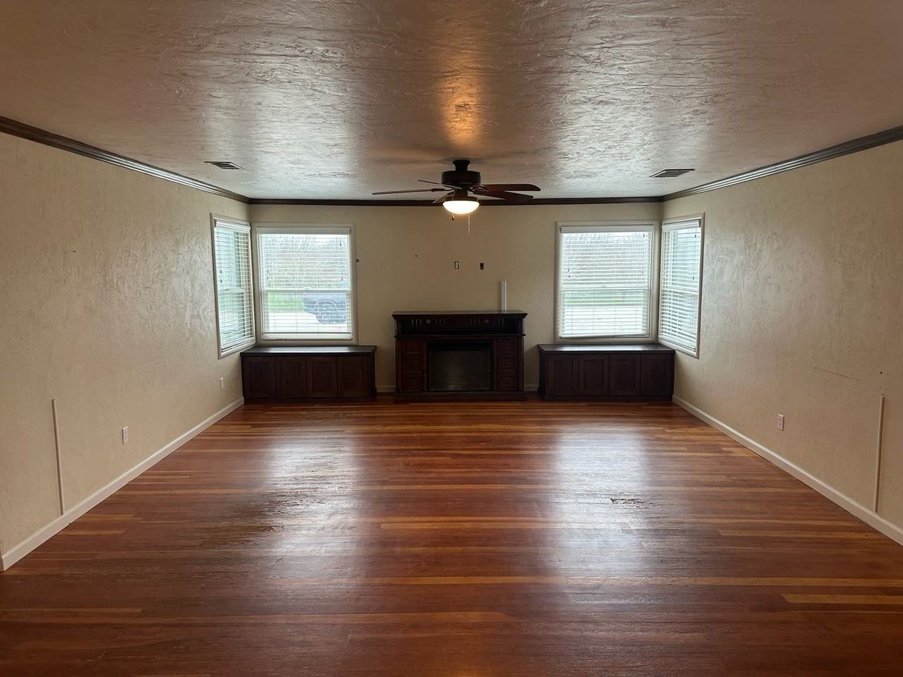 14733 Jackson Ave - Photo 7 of 28