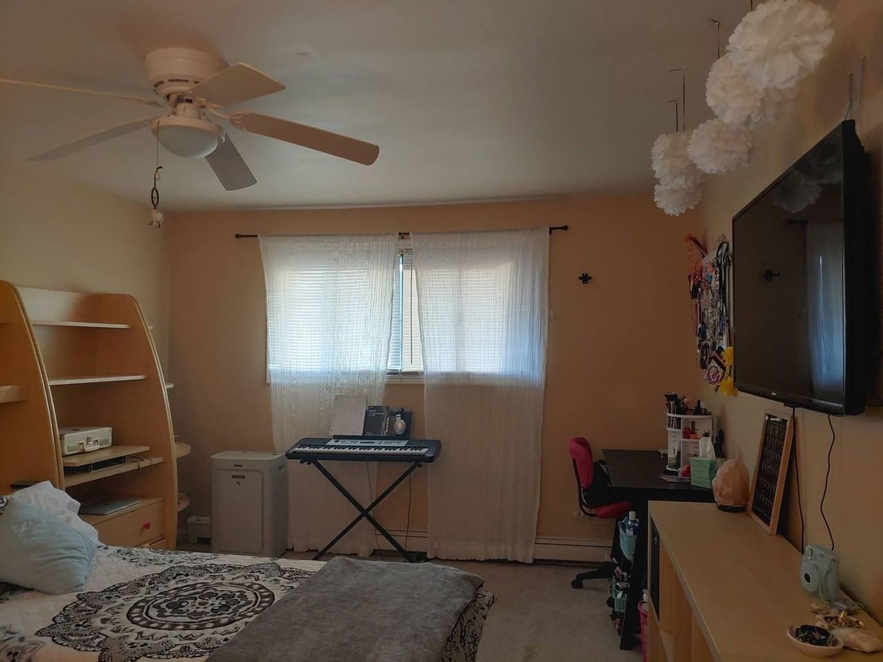 8509 W Catherine Ave - Photo 5 of 11