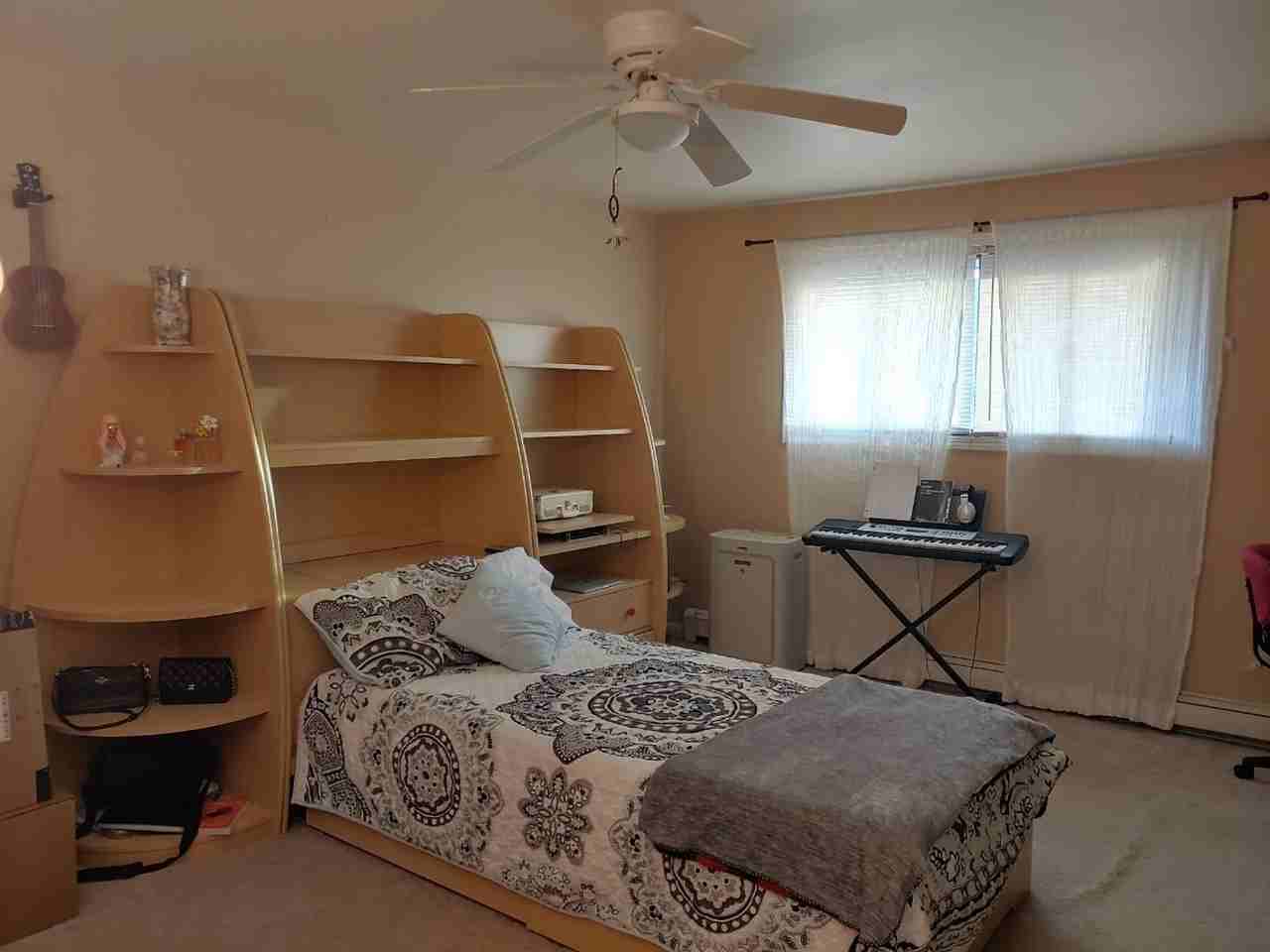 8509 W Catherine Ave - Photo 6 of 11