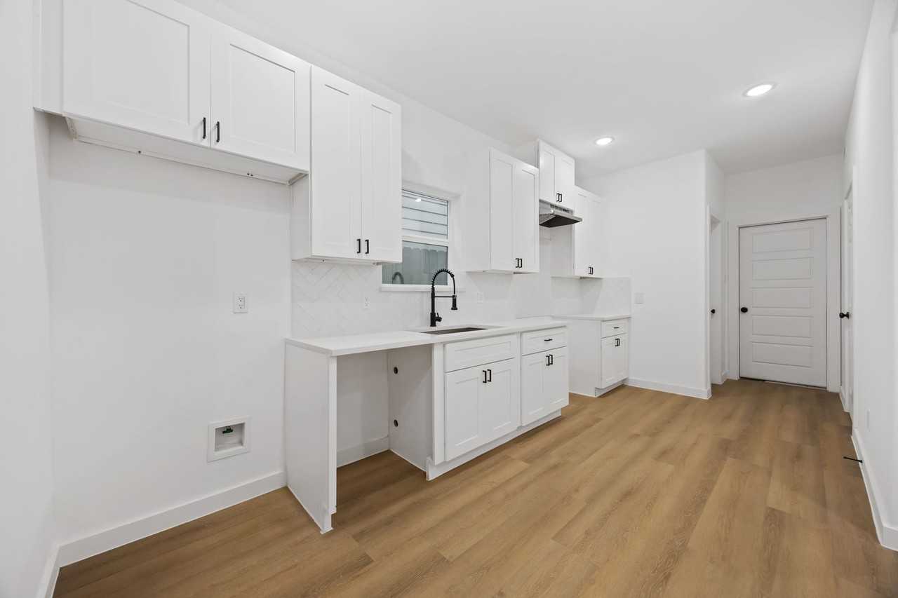 8108 De Priest St #B - Photo 4 of 14