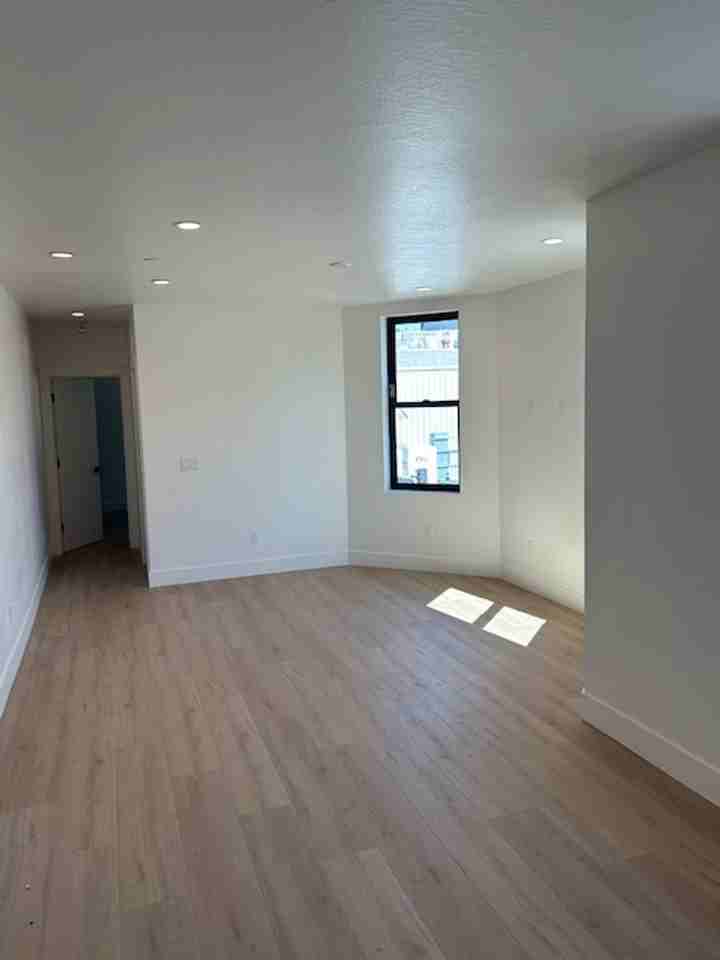 2874 16th St - Photo 6 of 16