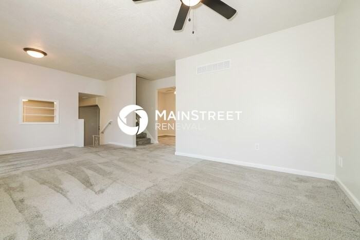 2128 E Arrowhead Cir - Photo 4 of 19