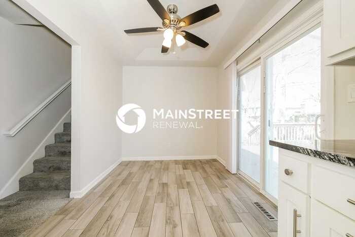 2128 E Arrowhead Cir - Photo 6 of 19